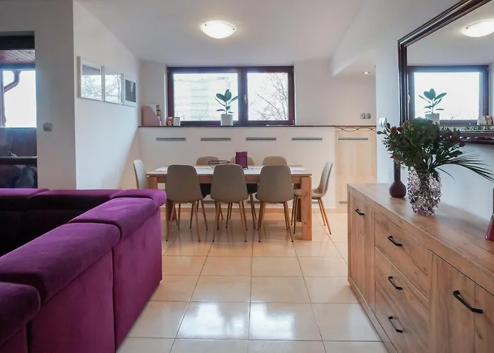 Wschodnia Διαμέρισμα *